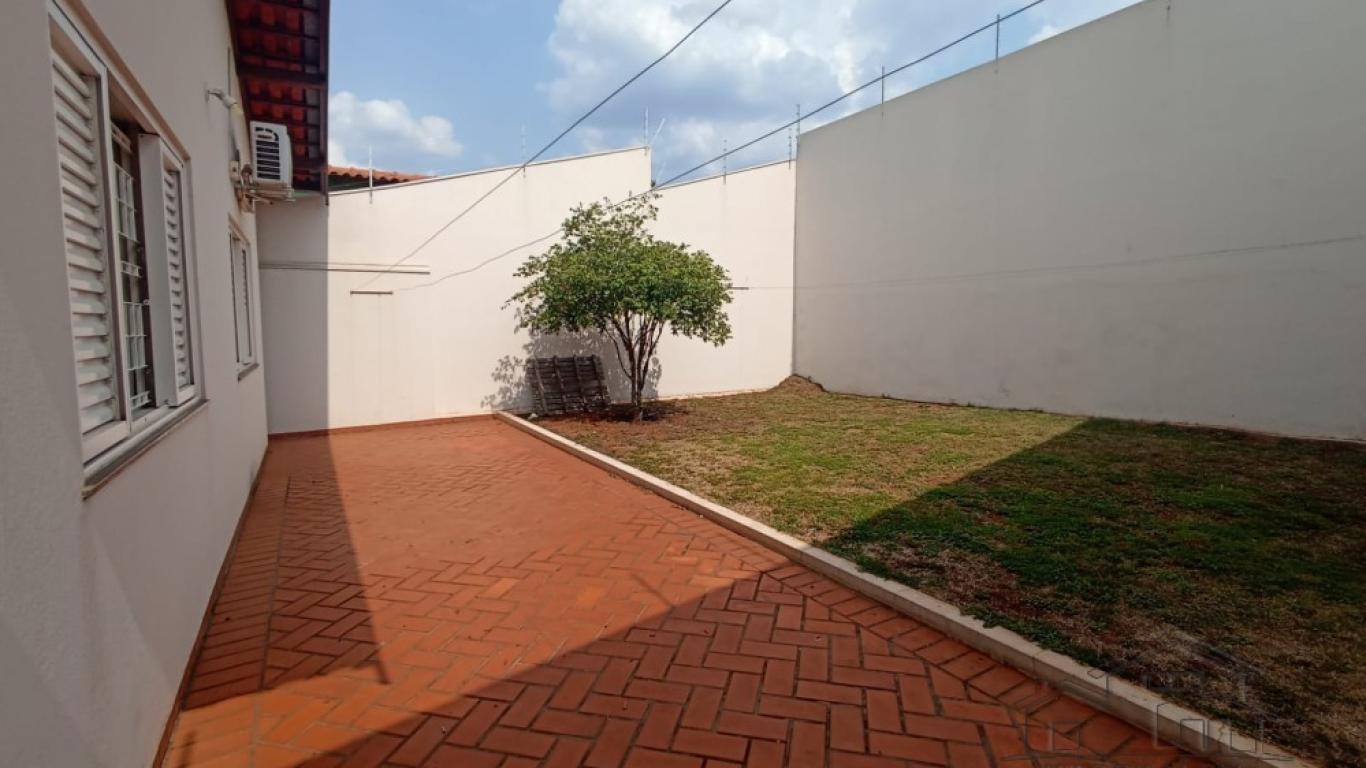 VENDA CASA NA Jardim Monte Carlo em Assis