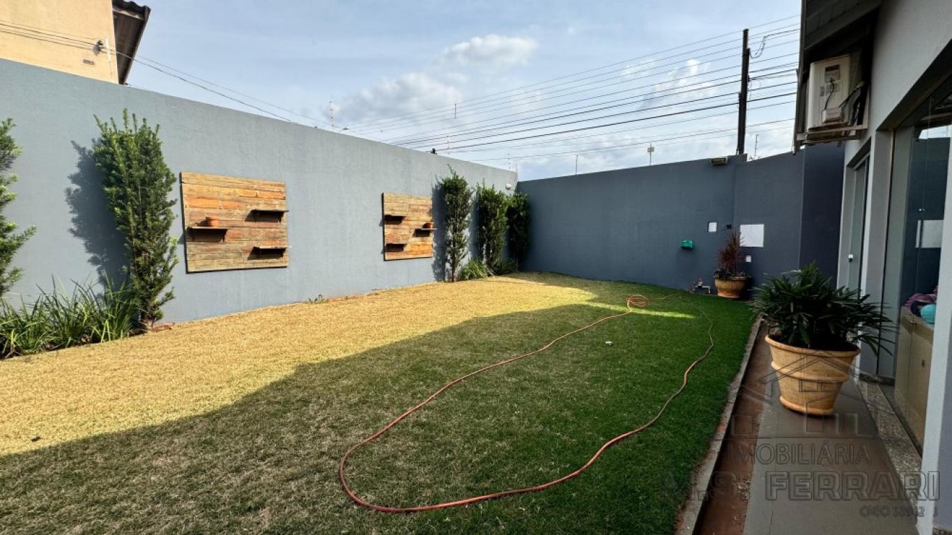 CASA NA Vila Ebenezer em Assis