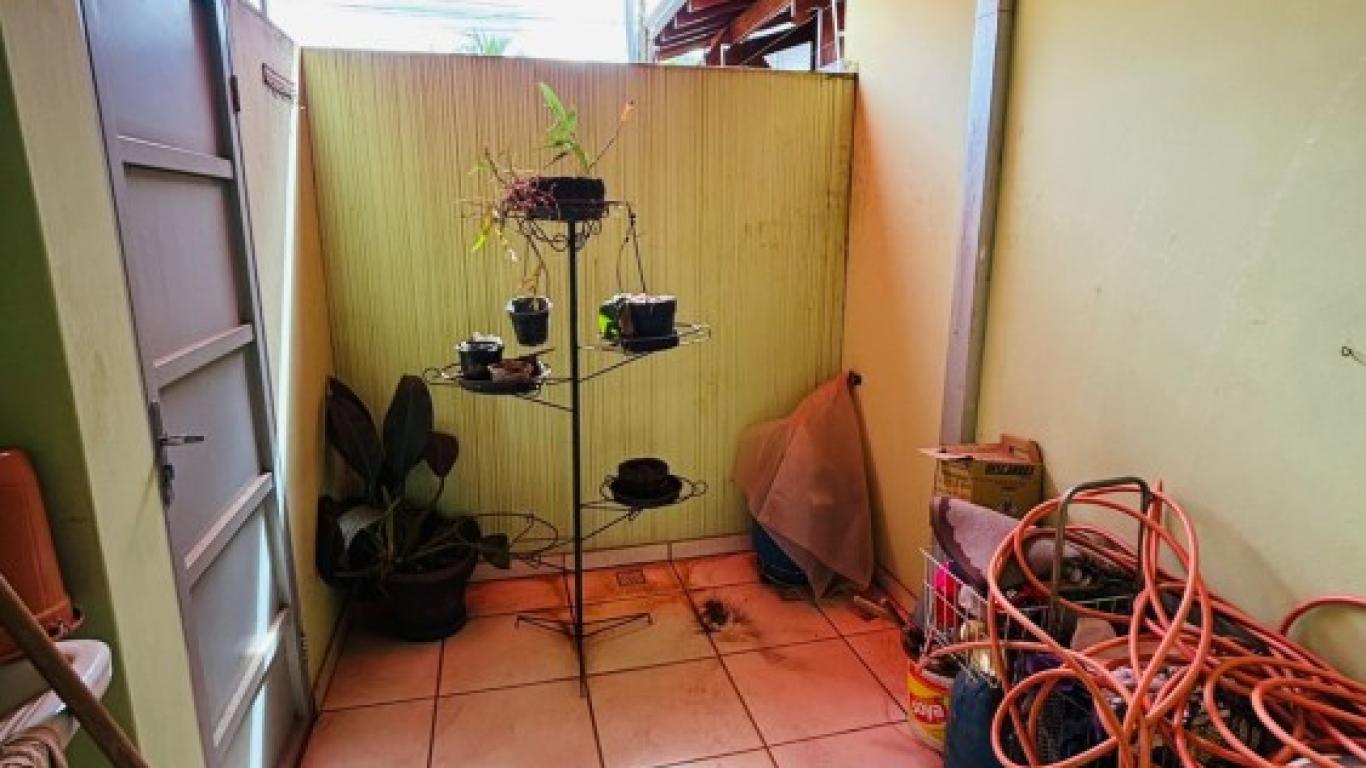 CASA NO Jardim Canadá em Assis