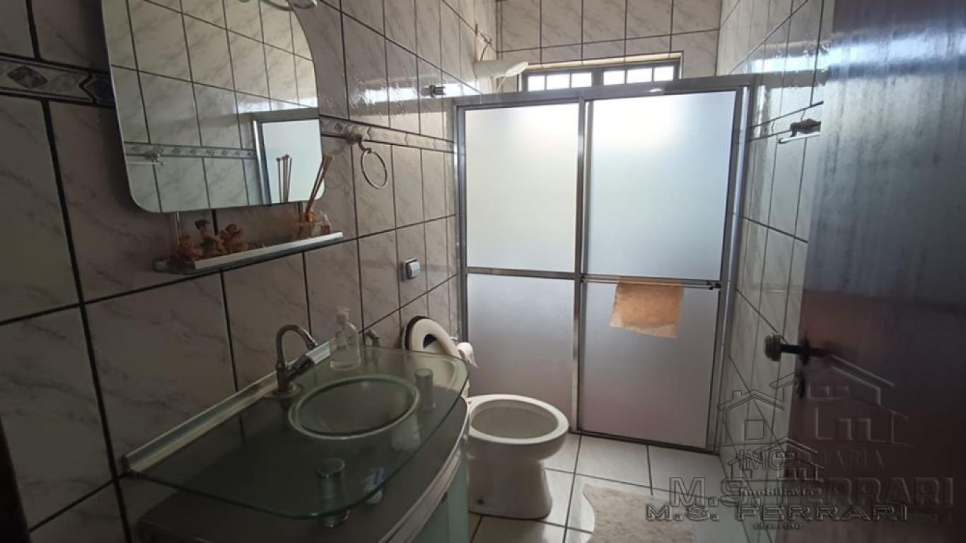 CASA NA VILA OURO VERDE em Assis