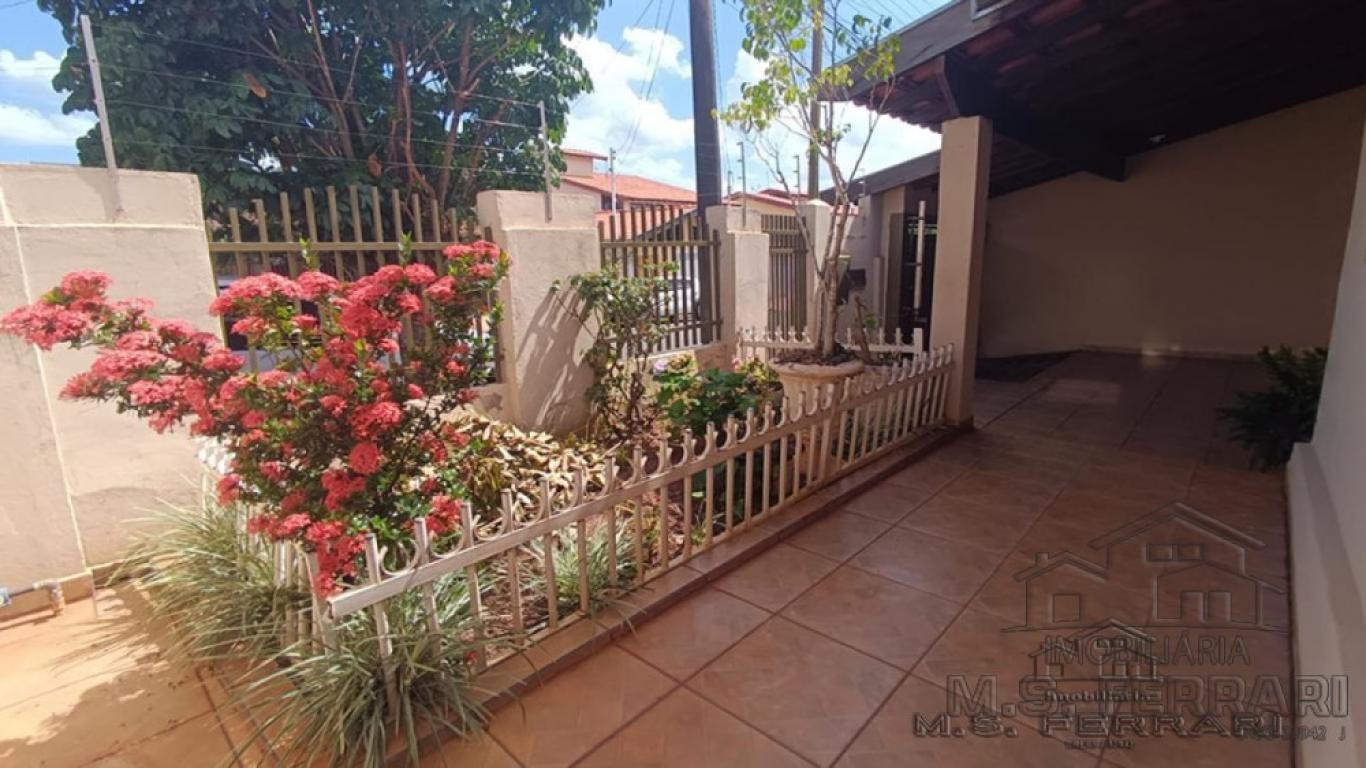 CASA NA VILA OURO VERDE em Assis