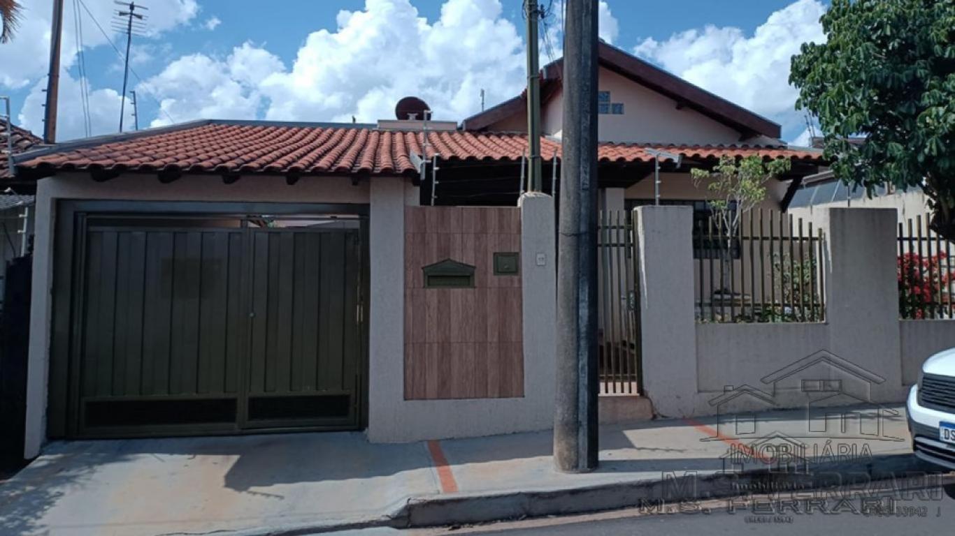 CASA NA VILA OURO VERDE em Assis