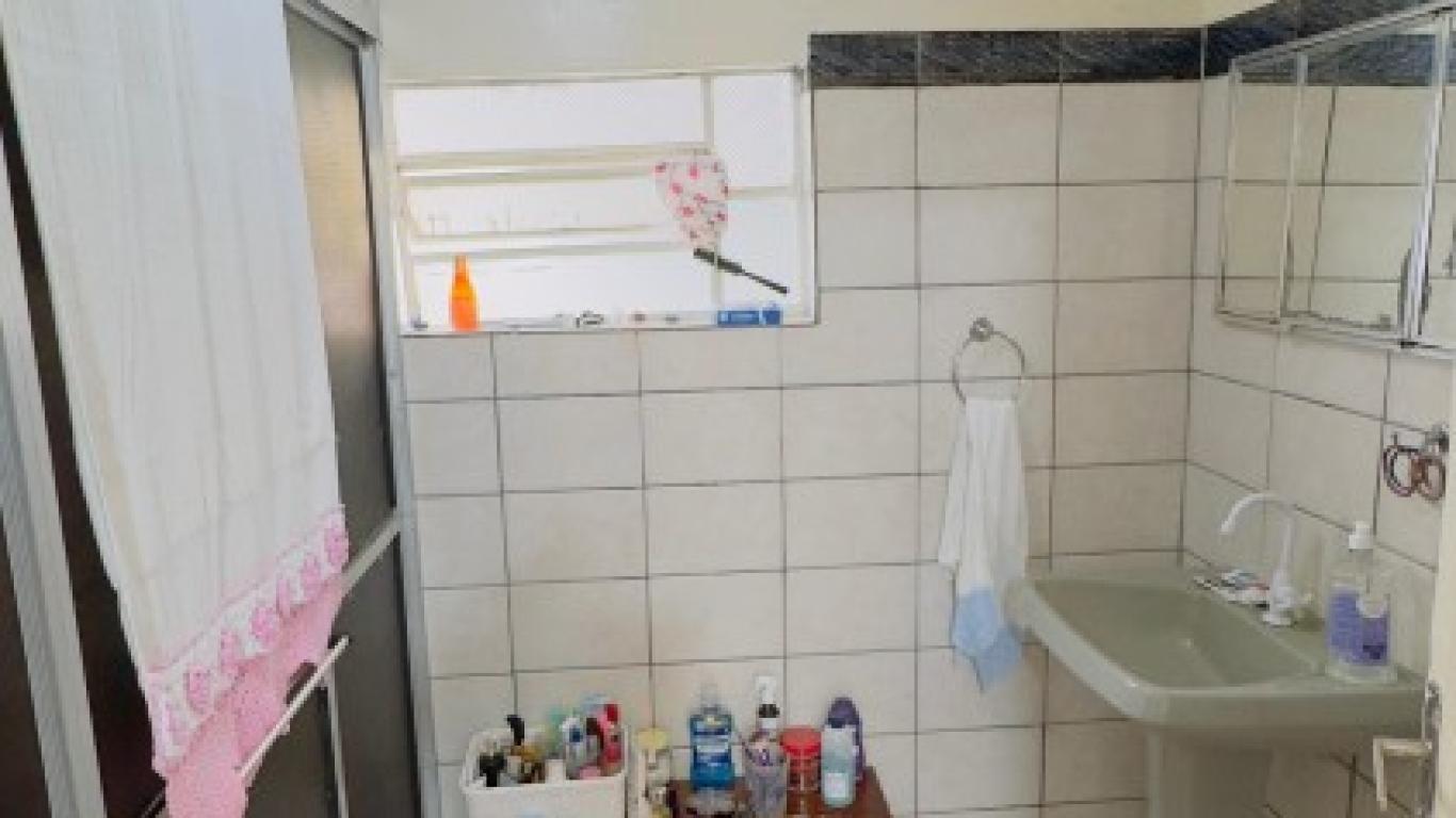 CASA NA Vila Rosangela em Assis