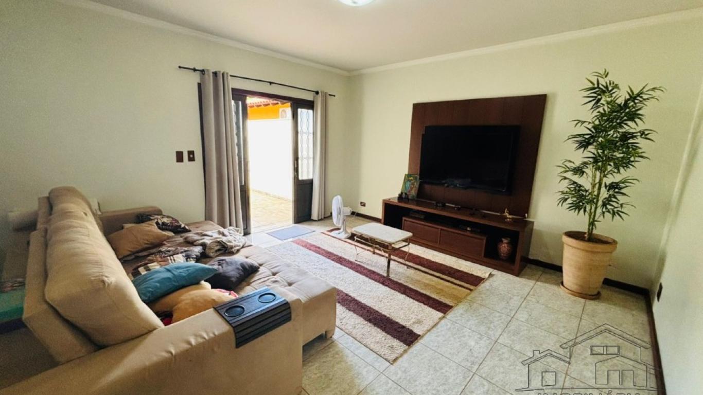 CASA NO Jardim Europa em Assis
