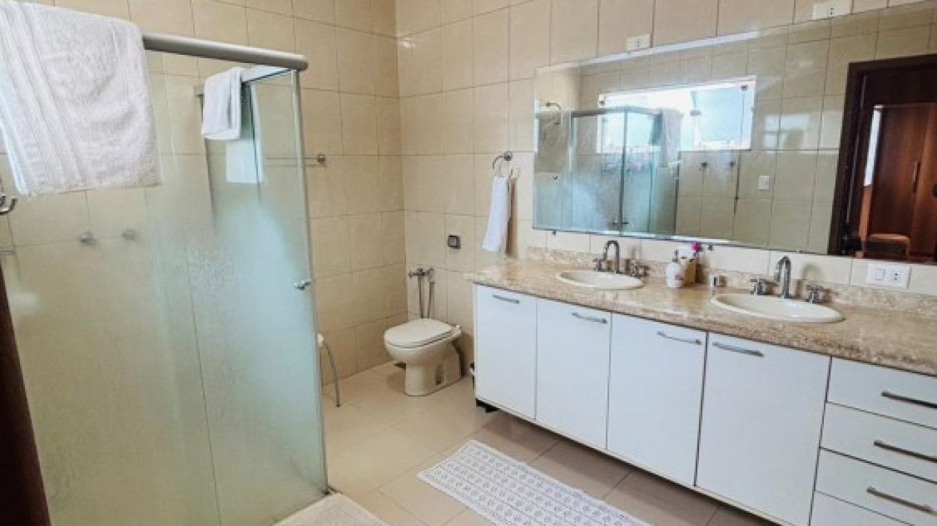 CASA NO Jardim Europa em Assis