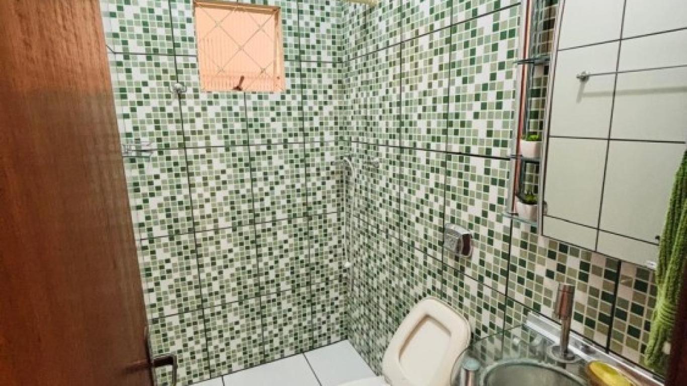 CASA NA Vila Operária em Assis
