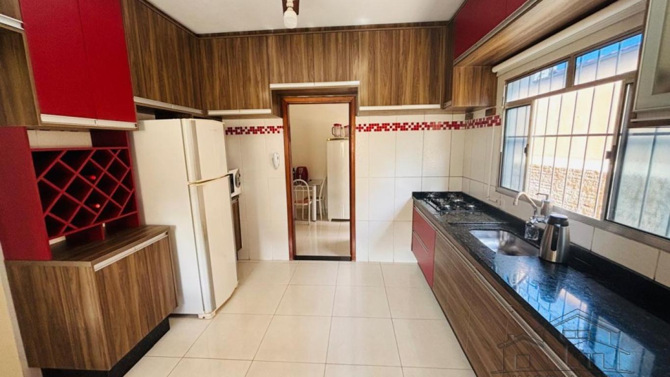 CASA NA Vila Operária em Assis