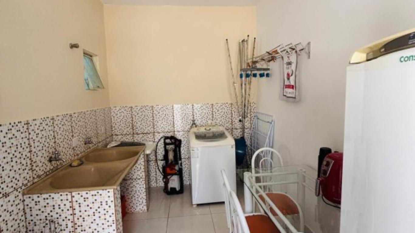 CASA NA Vila Operária em Assis