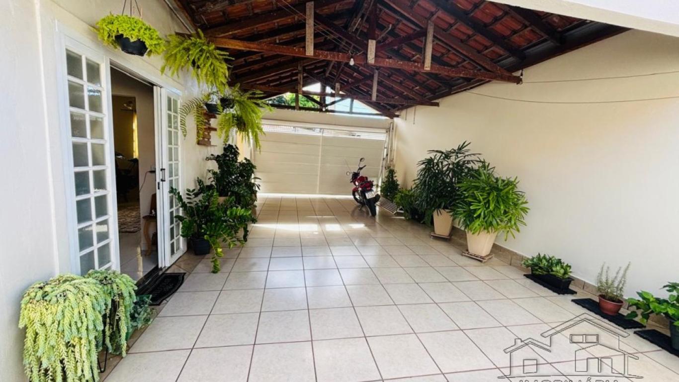 CASA NA Vila Operária em Assis