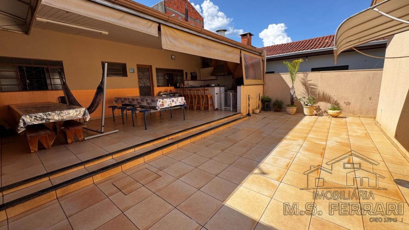 CASA NA Vila Claudia em Assis