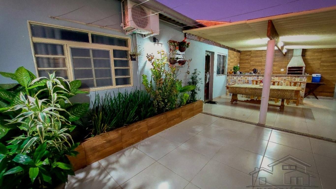 CASA NA Conjunto Habitacional Assis IV em Assis