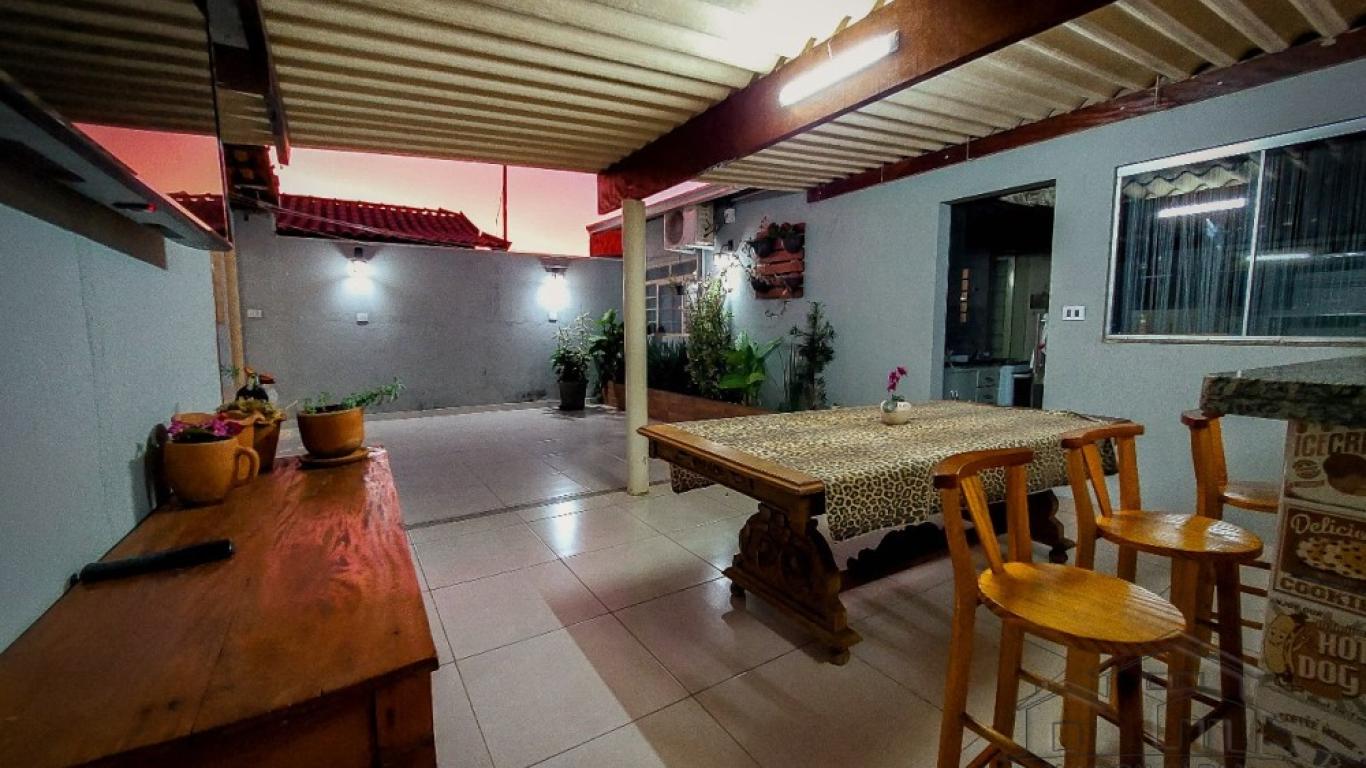 CASA NA Conjunto Habitacional Assis IV em Assis