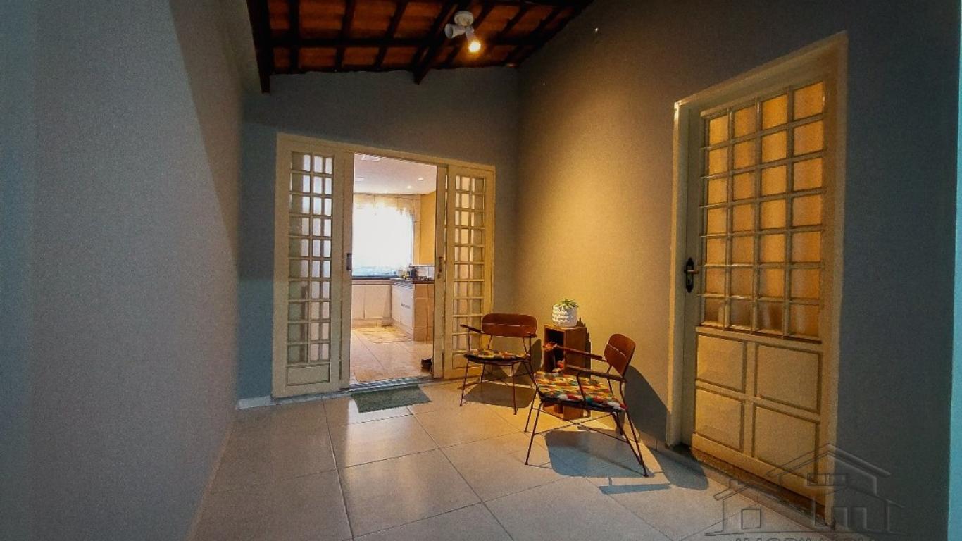 CASA NA Conjunto Habitacional Assis IV em Assis