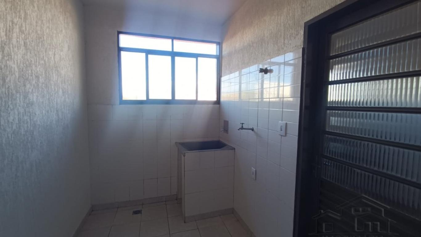 CASA NA Vila Central em Assis