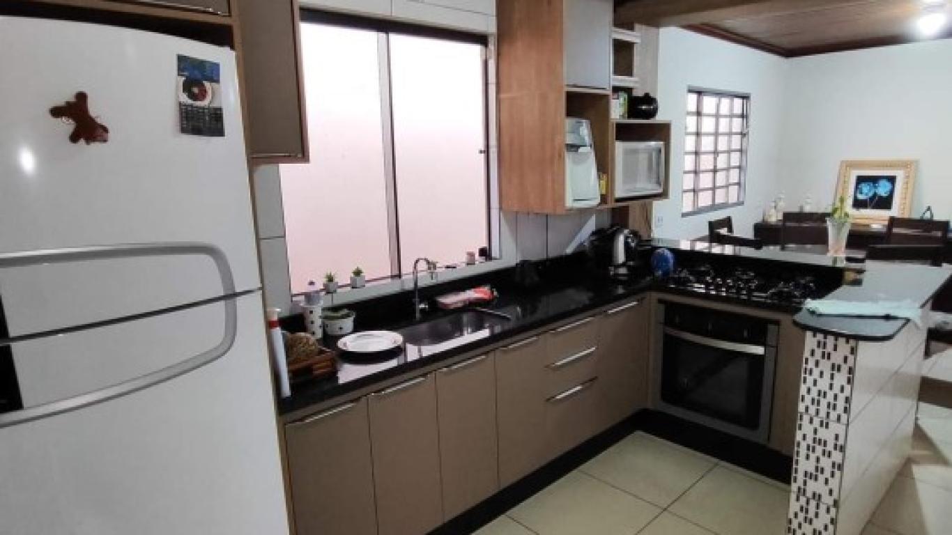 CASA NA Vila dos Comerciários em Assis