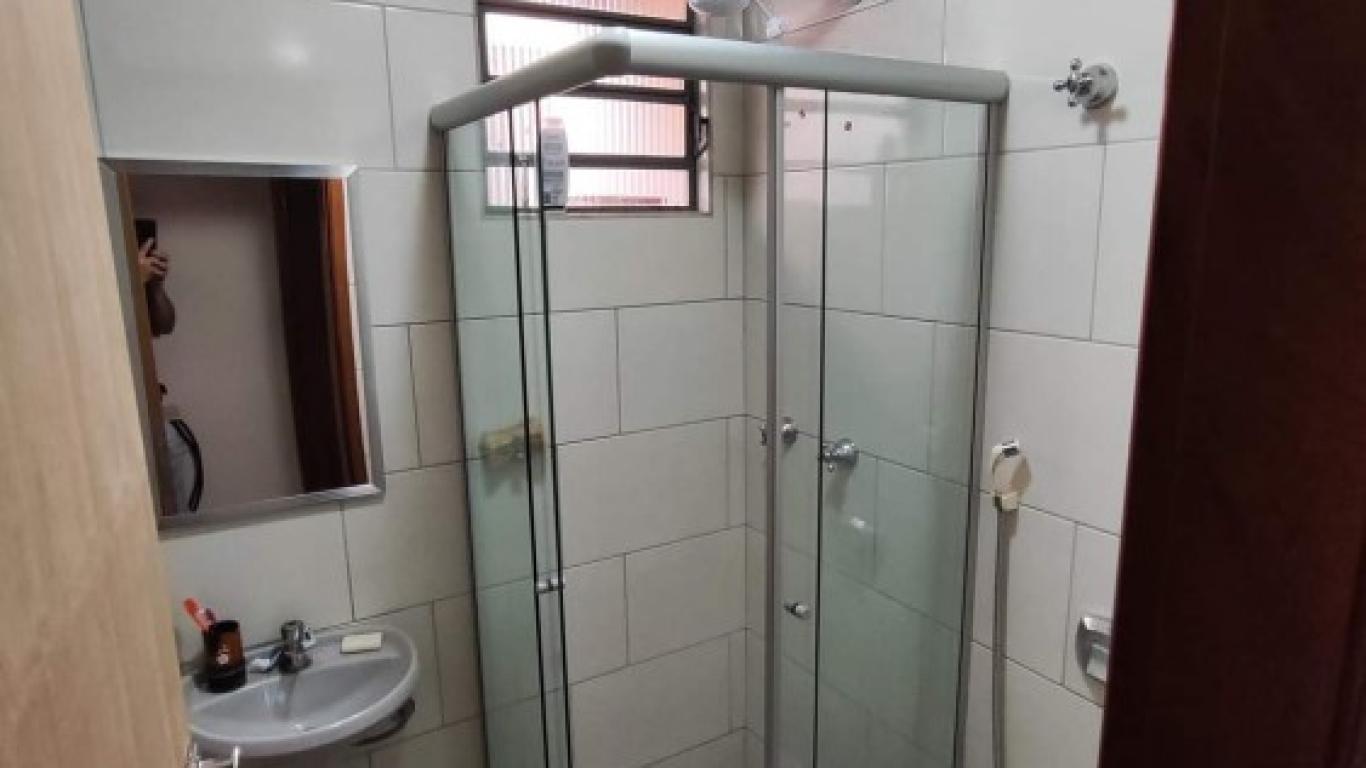 CASA NA Vila dos Comerciários em Assis