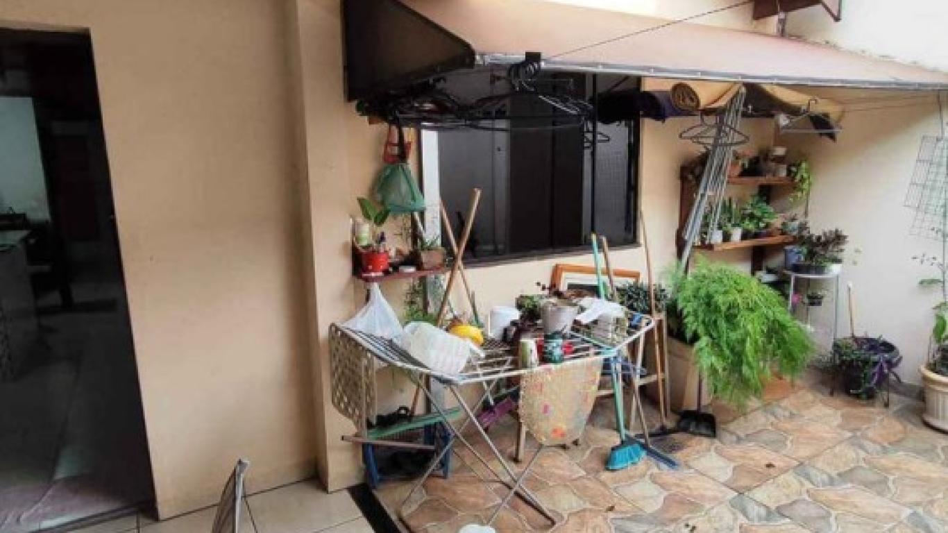 CASA NA Vila dos Comerciários em Assis