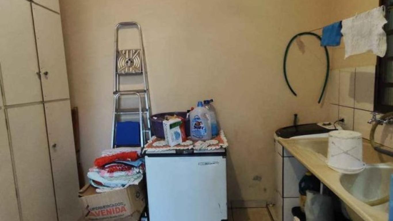 CASA NA Vila dos Comerciários em Assis
