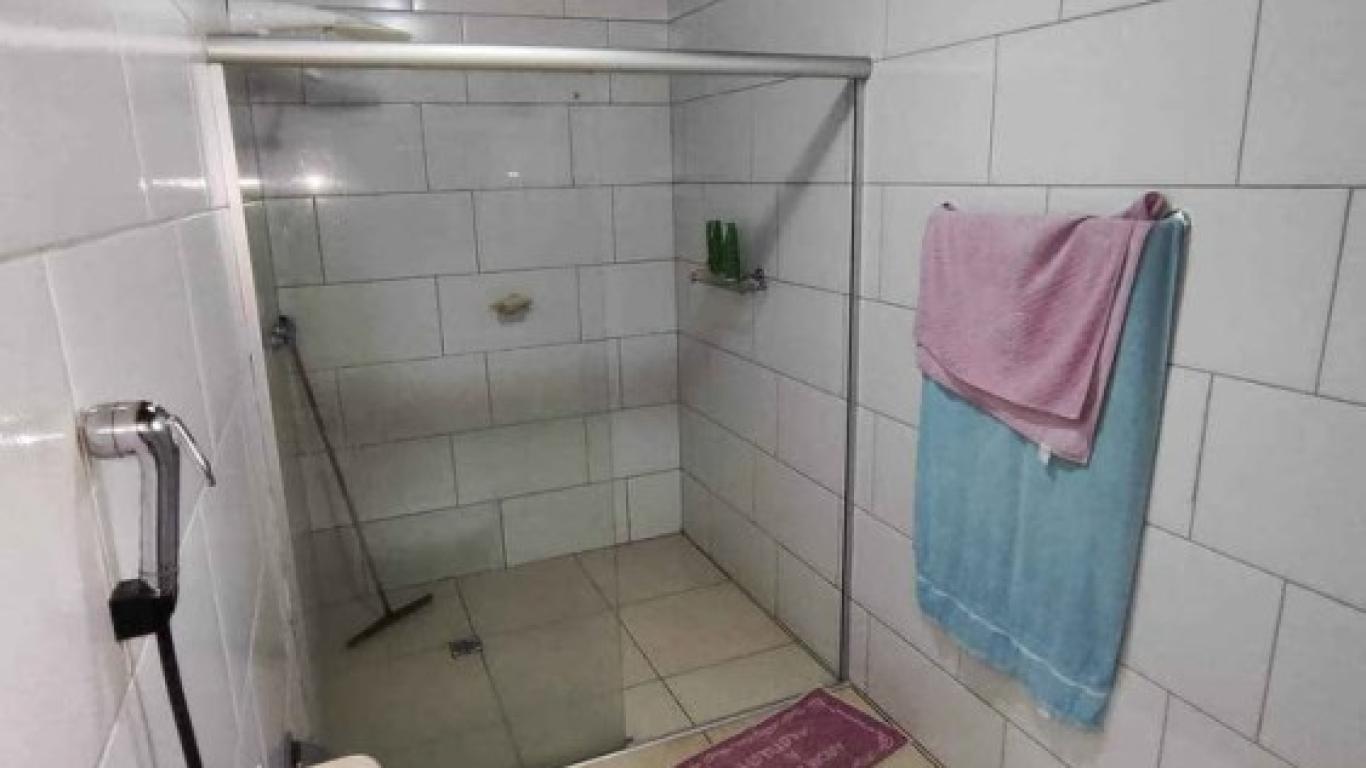 CASA NA Vila dos Comerciários em Assis