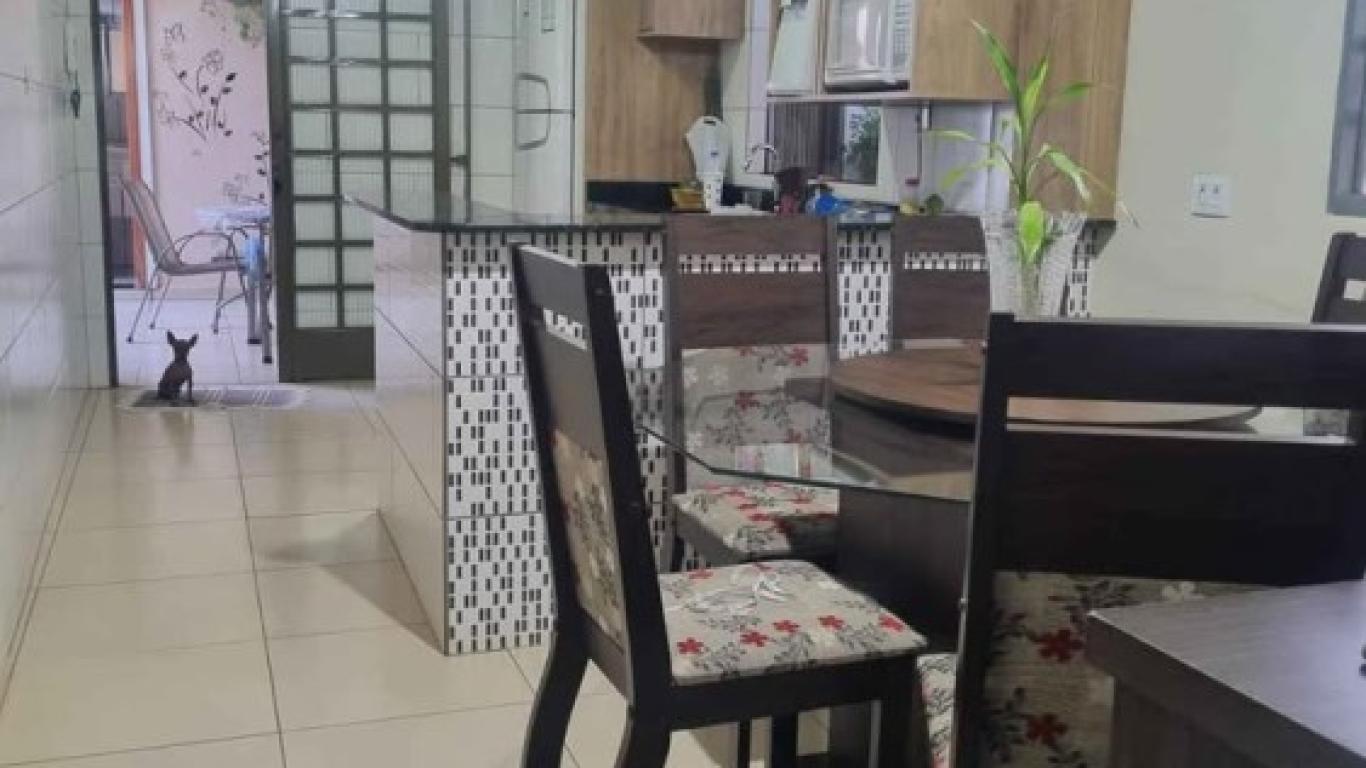 CASA NA Vila dos Comerciários em Assis