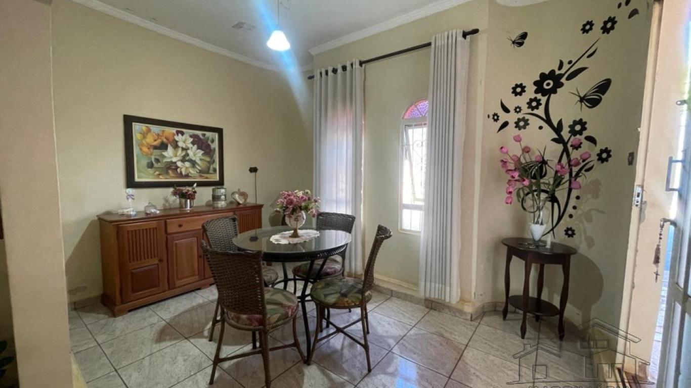CASA NA Vila Ouro Verde em Assis