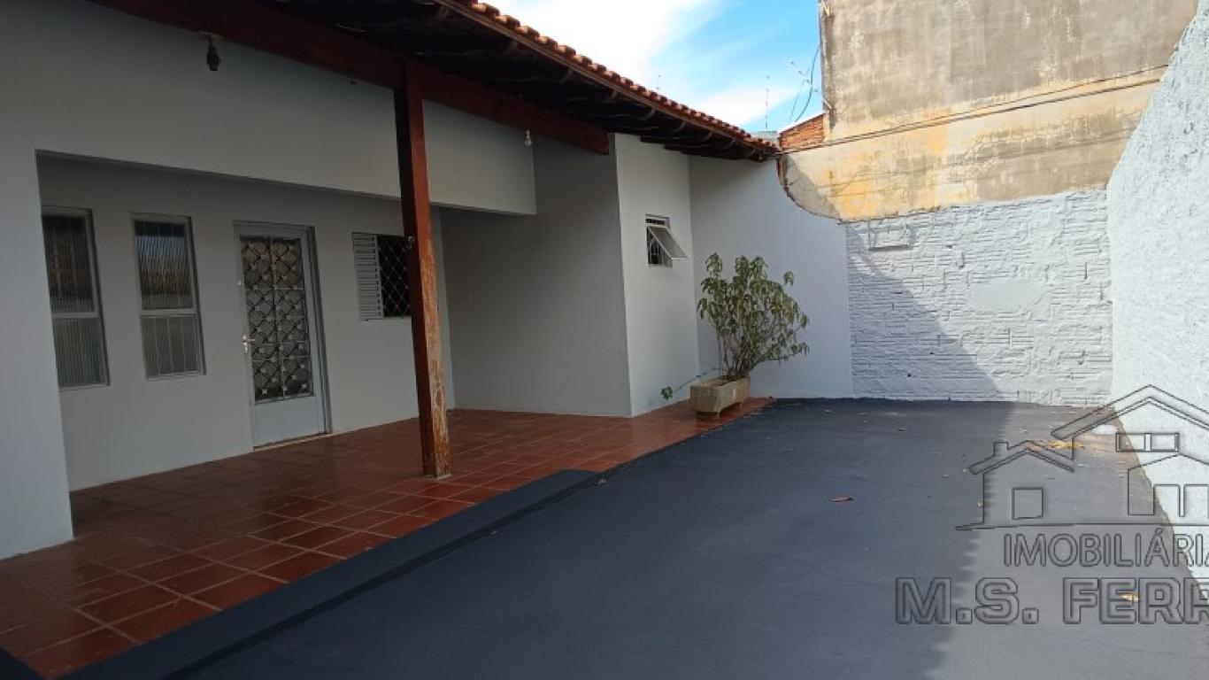 CASA NA Vila Rodrigues em Assis