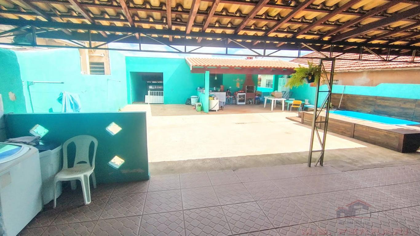 Casa em excelente localização, próximo ao Tênis Clube.