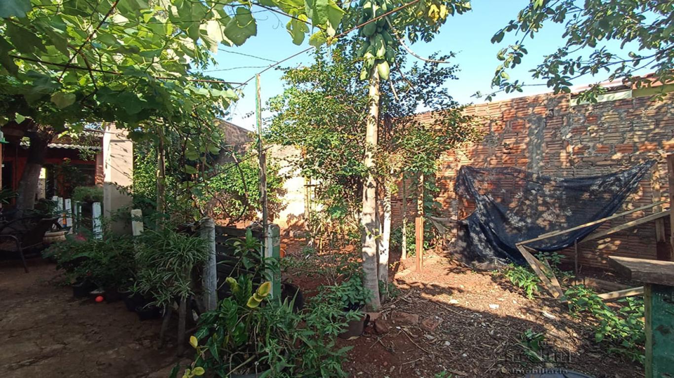 CASA NA Vila Assunta em Cândido Mota