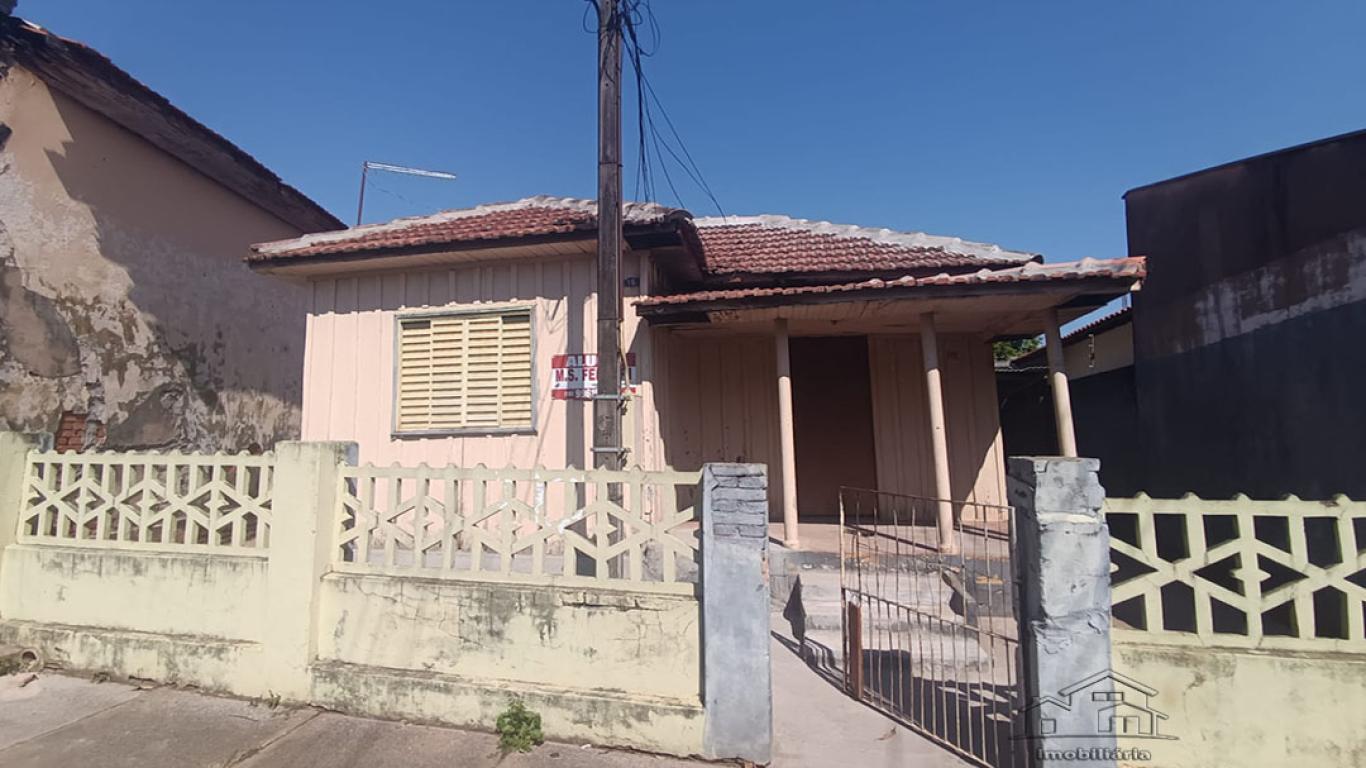 CASA NA Vila Central em Assis