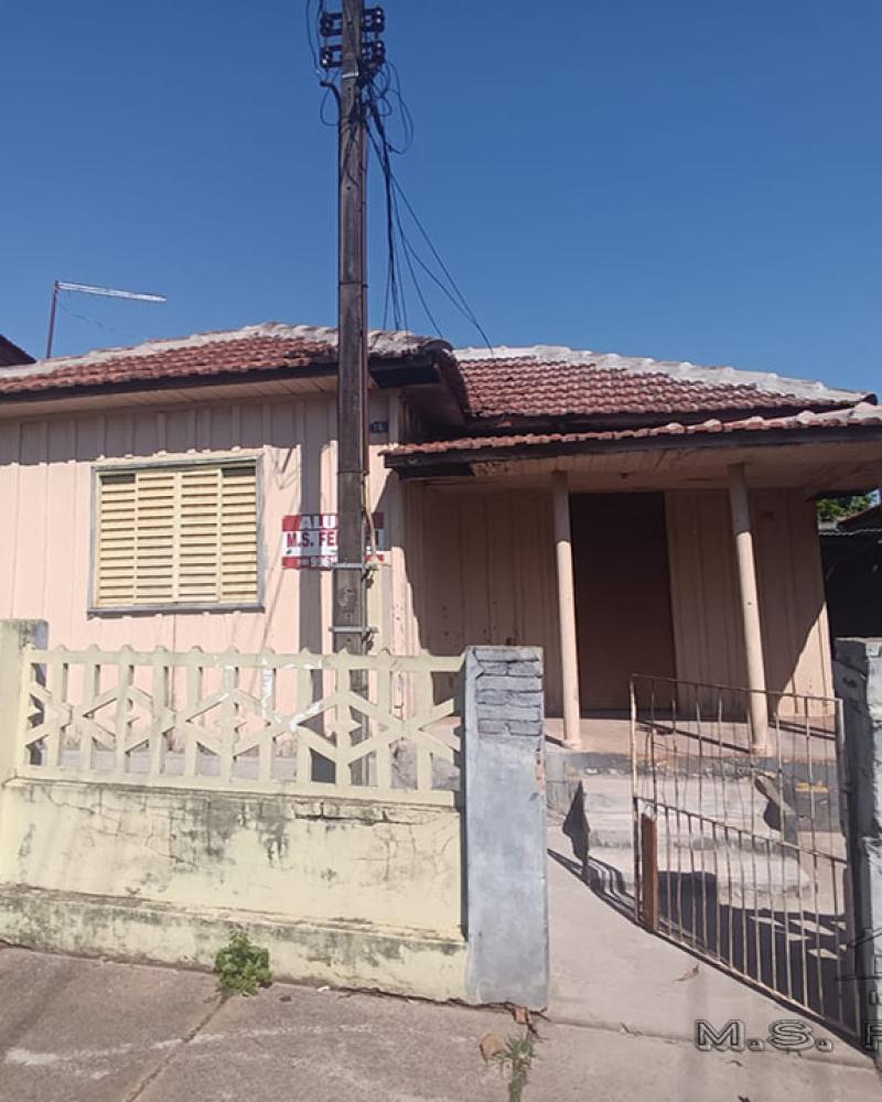CASA NA Vila Central em Assis