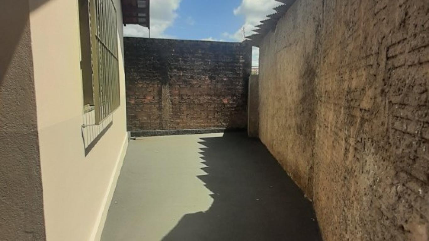 CASA NA Vila Central em Assis