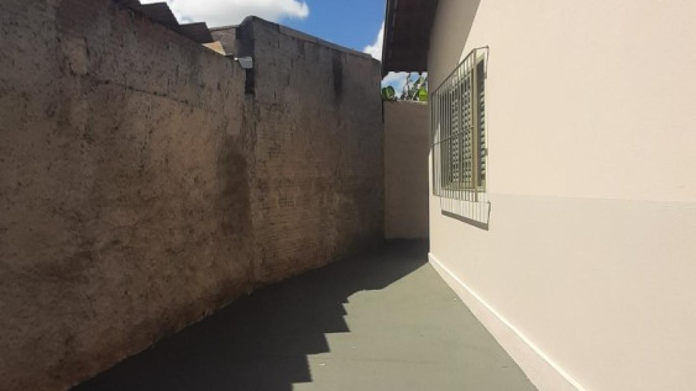 CASA NA Vila Central em Assis