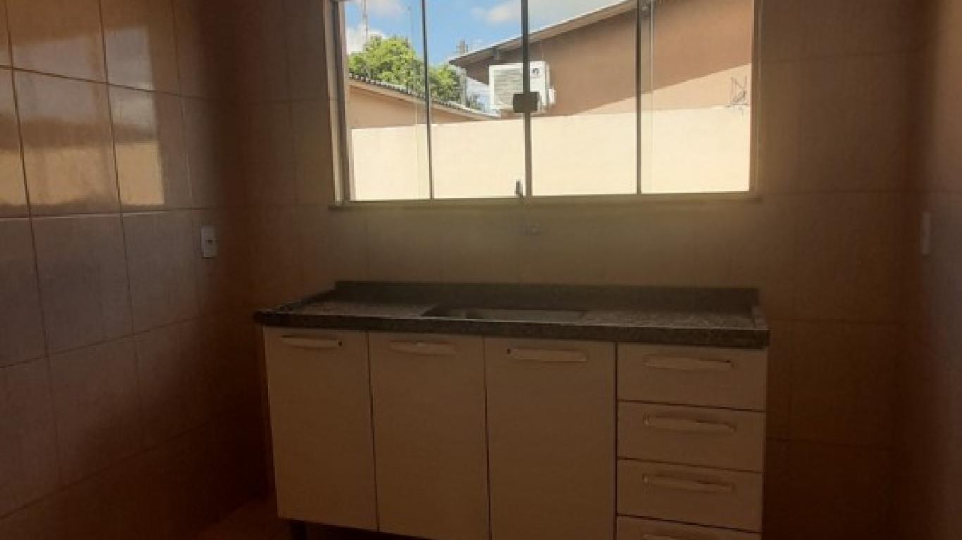 CASA NA Vila Central em Assis
