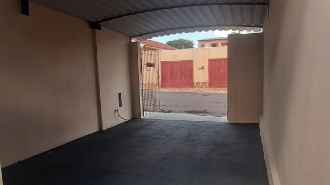 CASA NA Vila Central em Assis