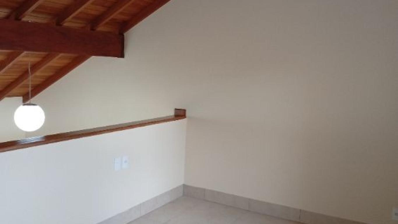 CASA NA Vila Tênis Clube em Assis
