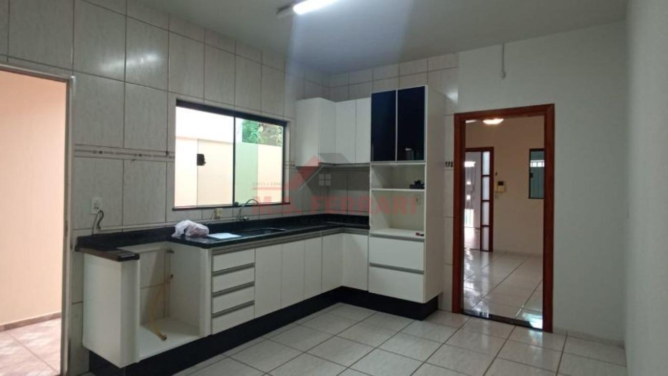 CASA NA Vila Tênis Clube em Assis