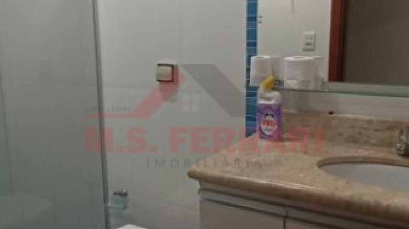 CASA NA Vila Tênis Clube em Assis