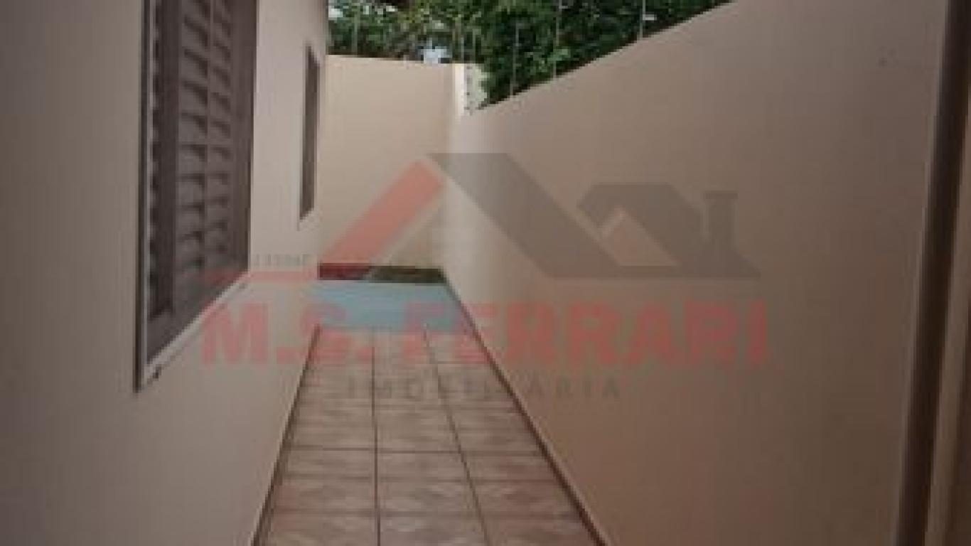 CASA NA Vila Tênis Clube em Assis