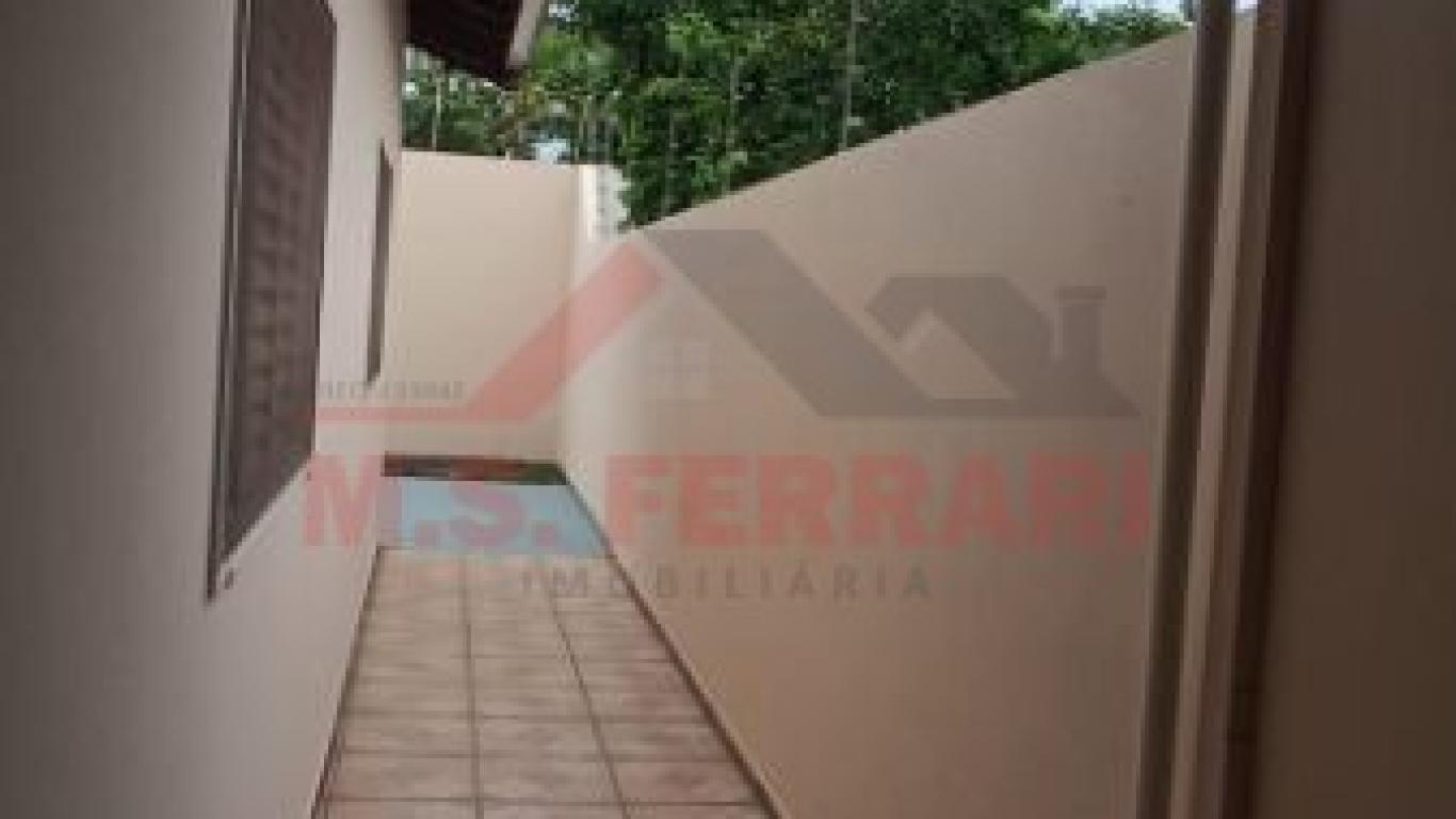 CASA NA Vila Tênis Clube em Assis