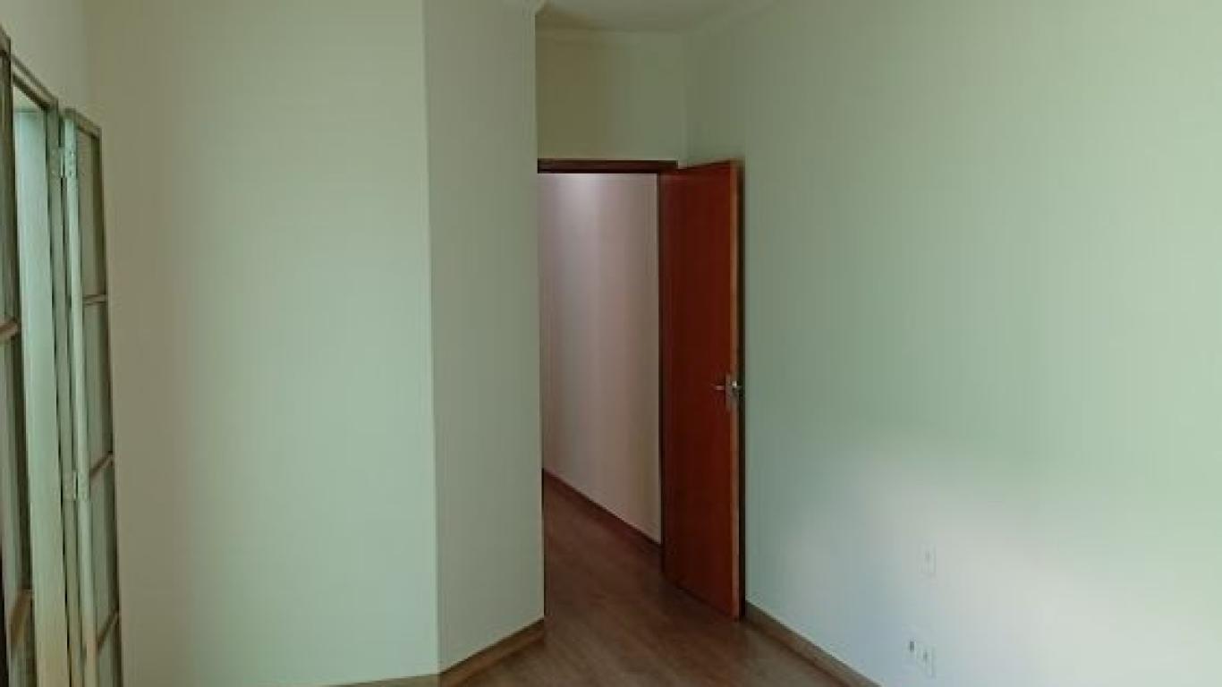 CASA NA Vila Fiuza em Assis
