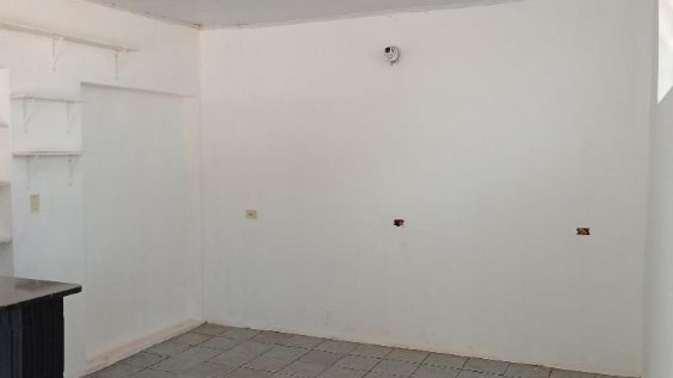 CASA NA Conjunto Habitacional Irmã Catarina em Assis