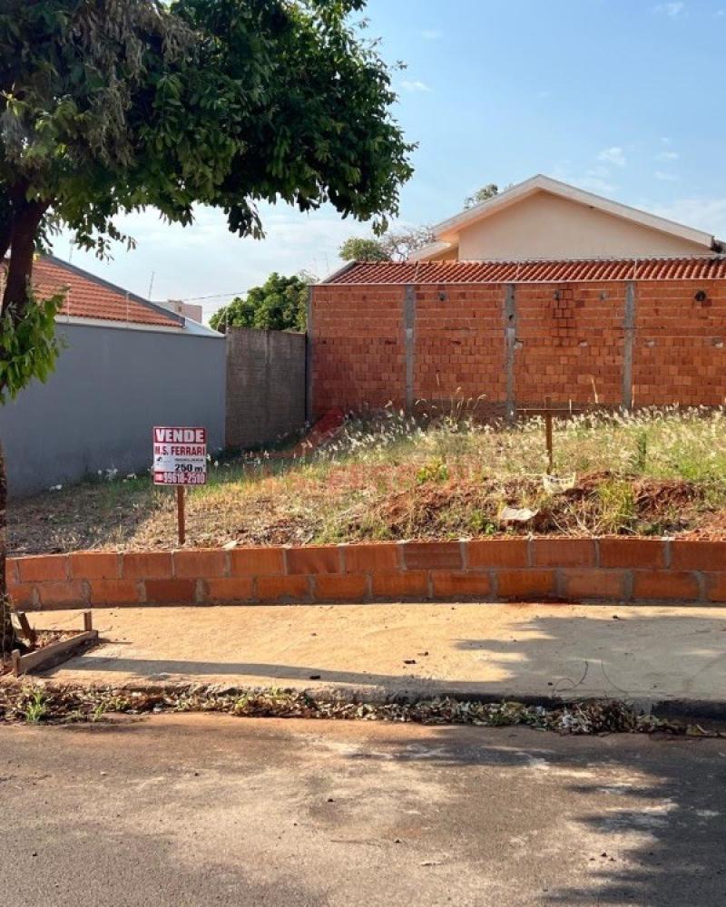 TERRENO NO Jardim Taquaral em Assis
