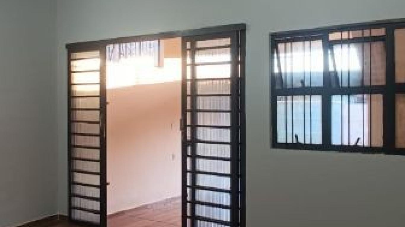 CASA NA Vila Central em Assis