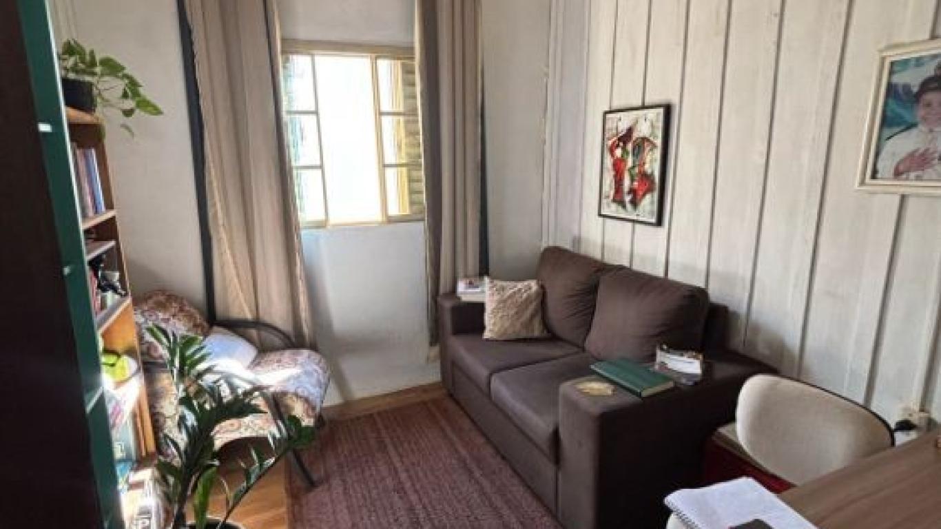 CASA NA Vila Palhares em Assis