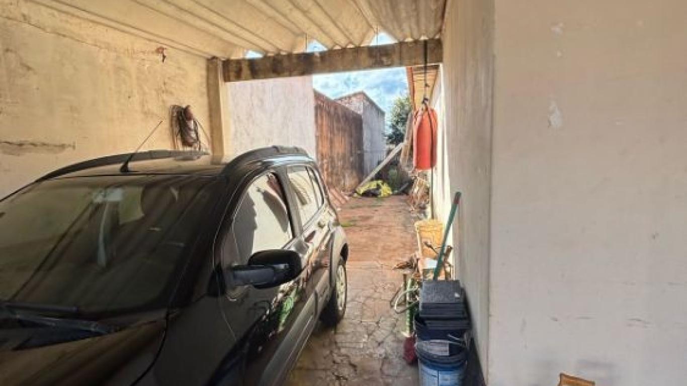 CASA NA Vila Palhares em Assis