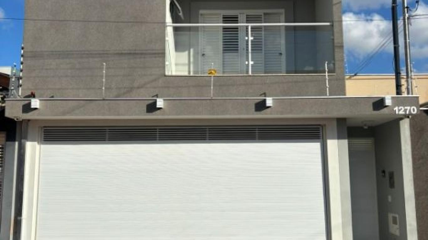 CASA NA Vila Tênis Clube em Assis