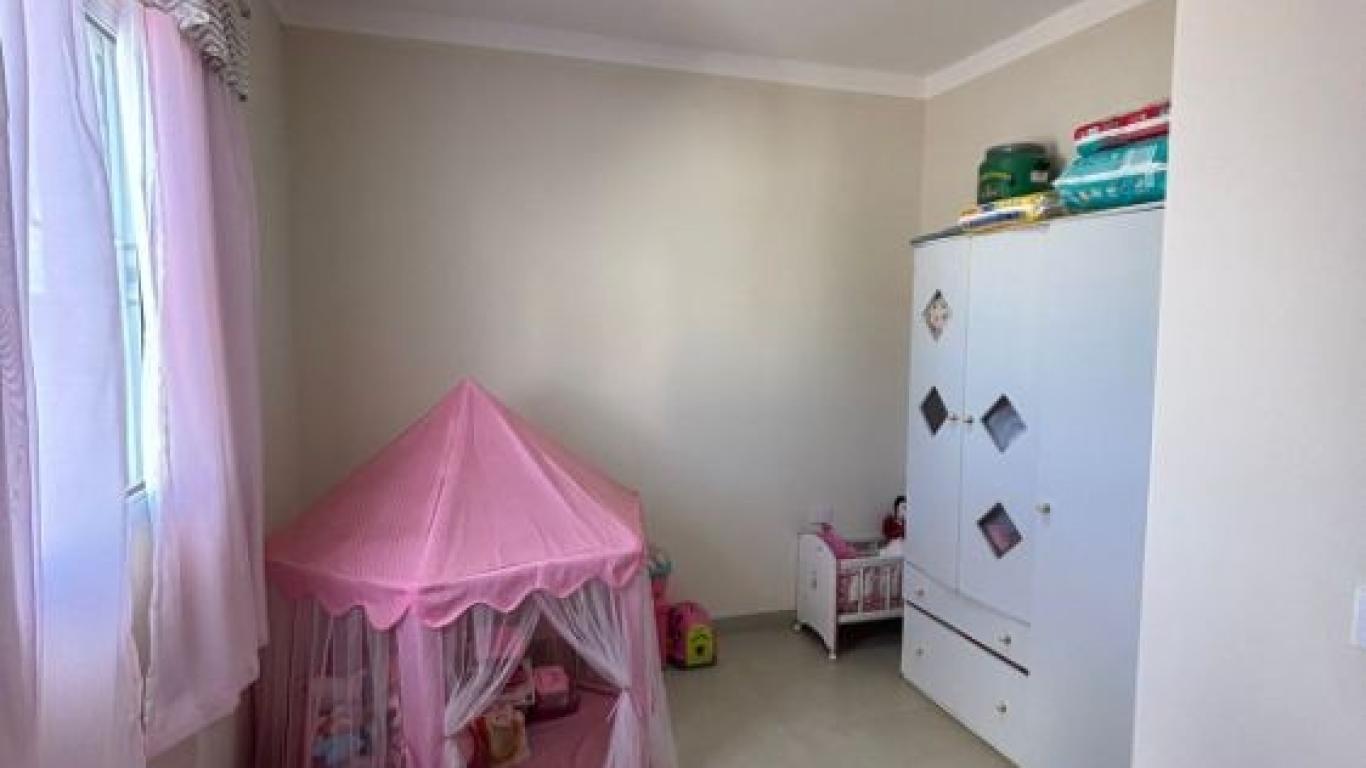 CASA NA Vila Tênis Clube em Assis