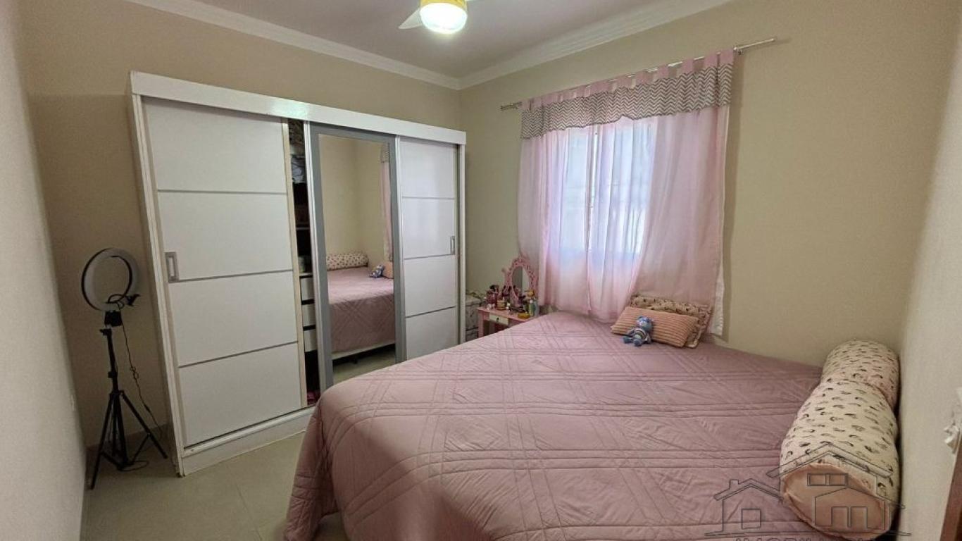 CASA NA Vila Tênis Clube em Assis