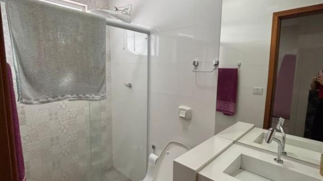 CASA NA Vila Tênis Clube em Assis
