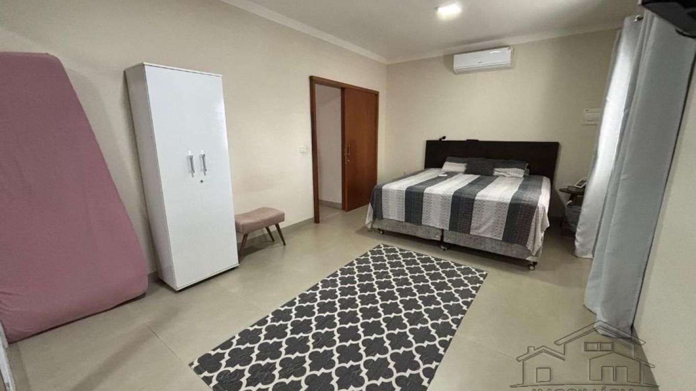 CASA NA Vila Tênis Clube em Assis